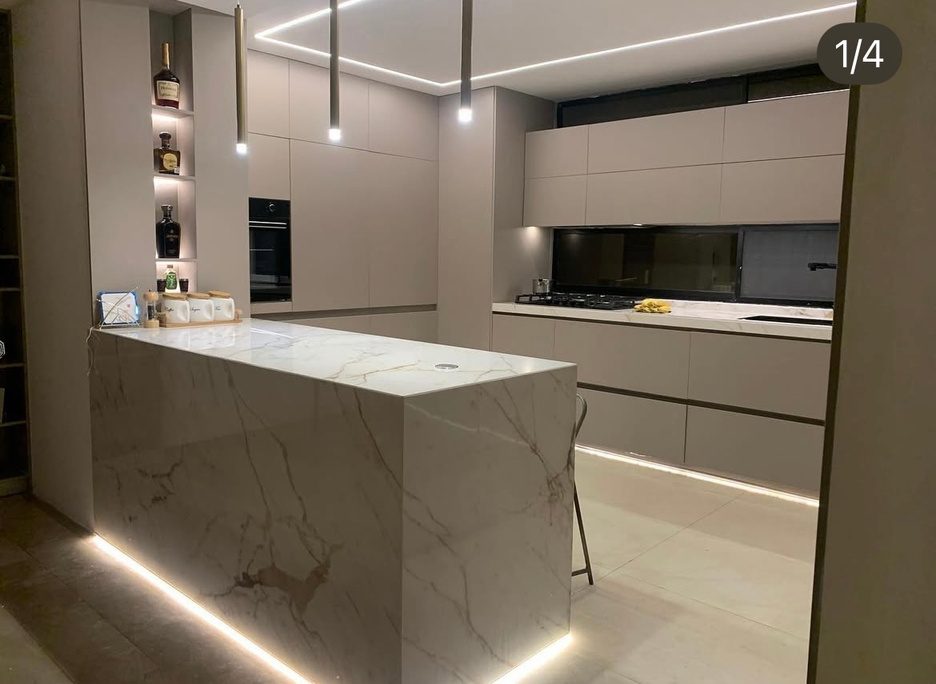 Cocina moderna diseñada por INMAGLOP